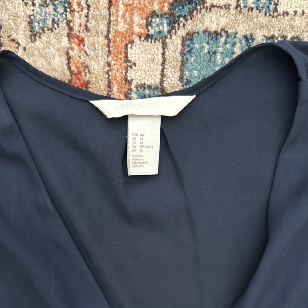 H&M Work Blouse - Picture 2 of 3